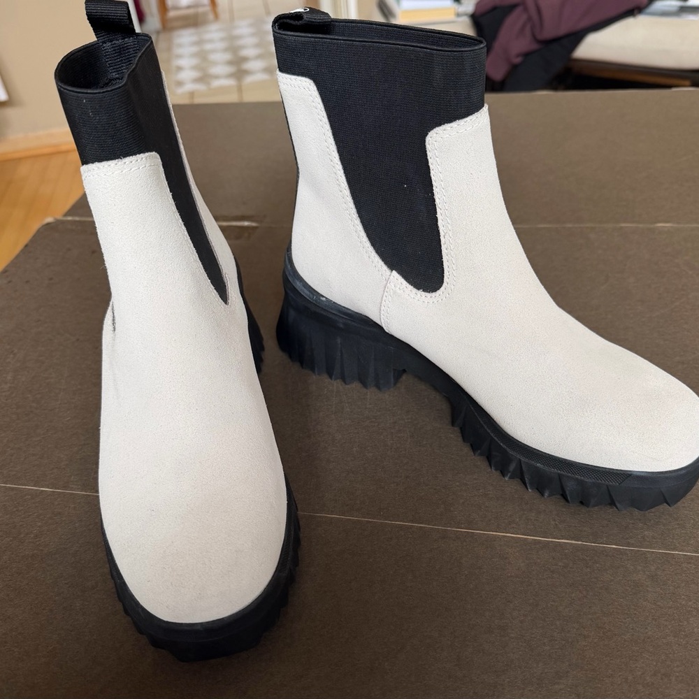 NEW Nurture Rebalance suede boots sz 8.